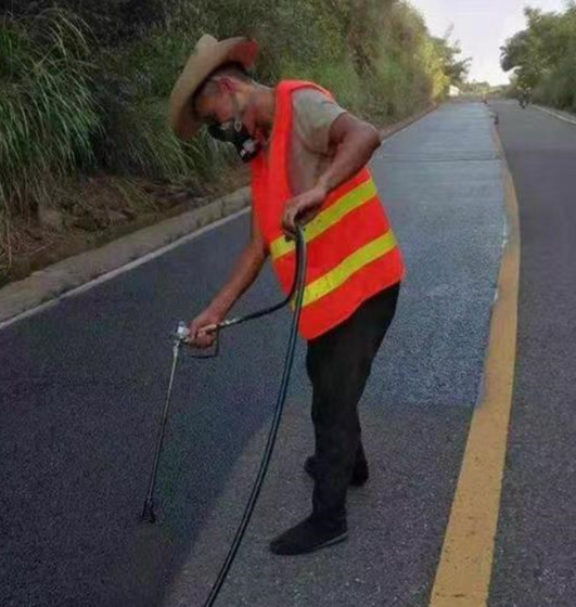 普洱路面喷涂翻新彩色步道施工方案